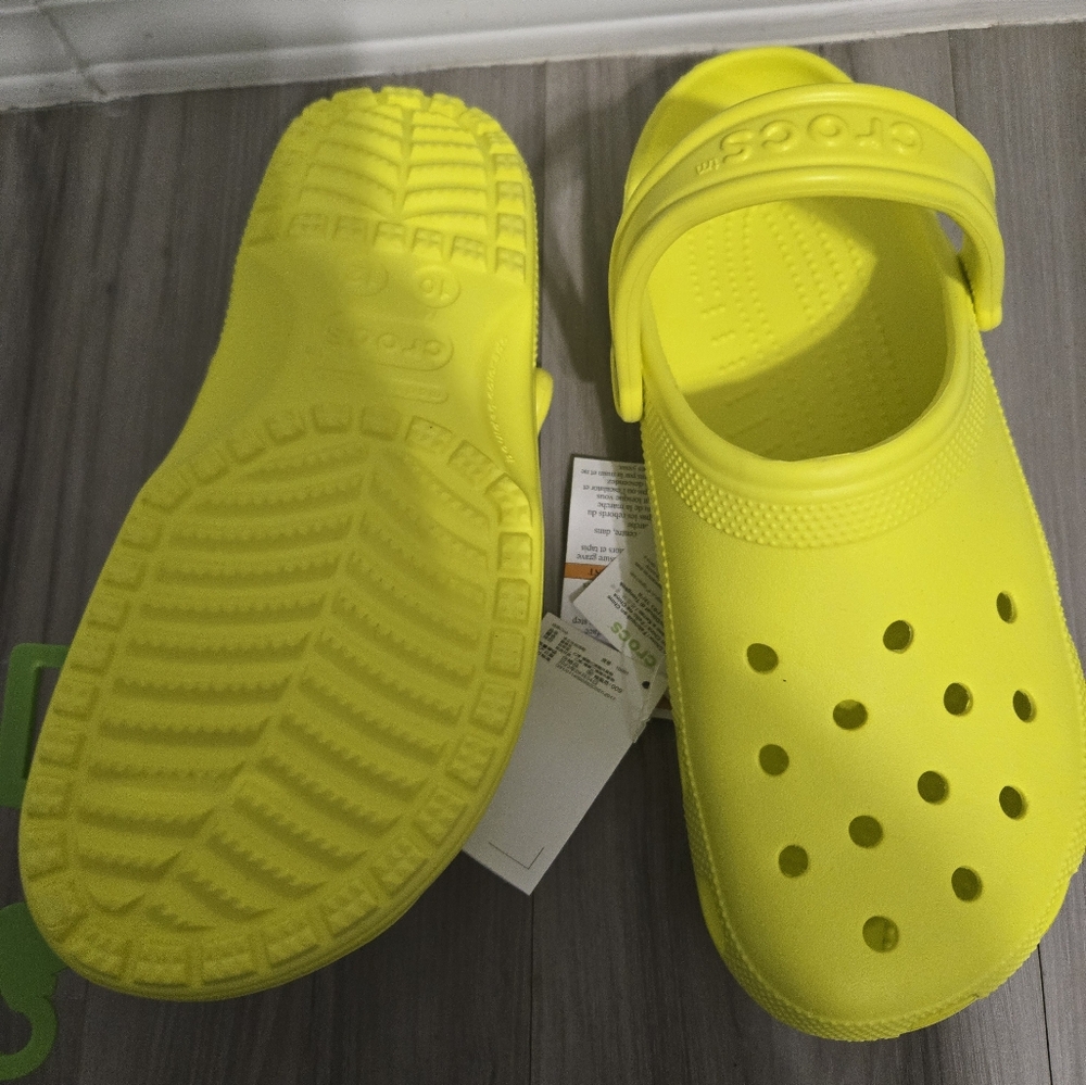 NWT NEON YELLOW CROCS classic clogs casual ADULTS 10 12 - Picture 3 of 6